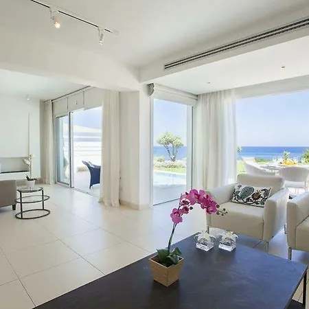 Alia Sirina Seafront Πρωταράς